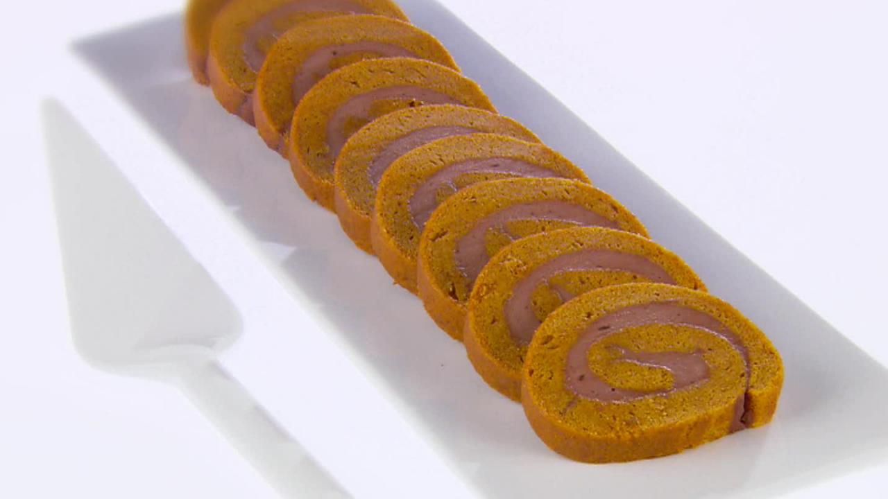 Giada's Cinnamon Pumpkin Roll