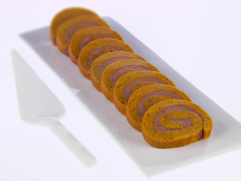 Cinnamon Pumpkin Roll With Chocolate Filling Recipe Giada De Laurentiis Food Network