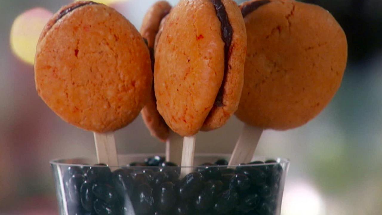 Macaron Cookie Lollipops