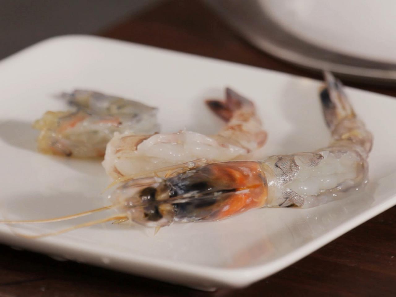 How to Peel and Devein Shrimp: A Step-by-Step Guide : Recipes and ...
