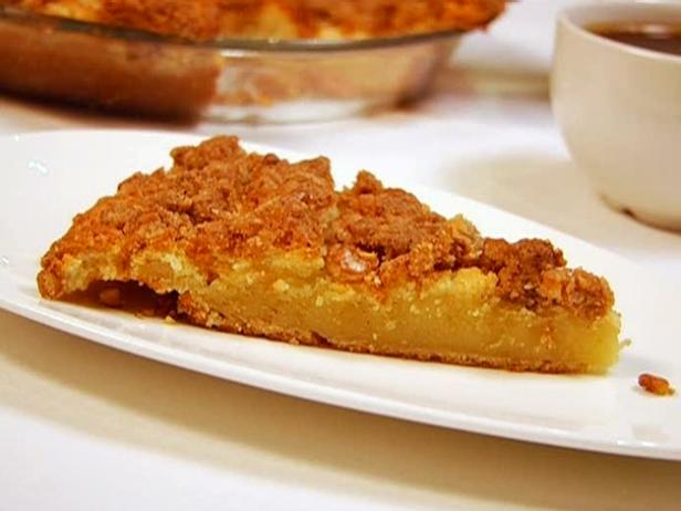 Classic Breakfast Coffee Cake Recipe | Alex Guarnaschelli | Food Network