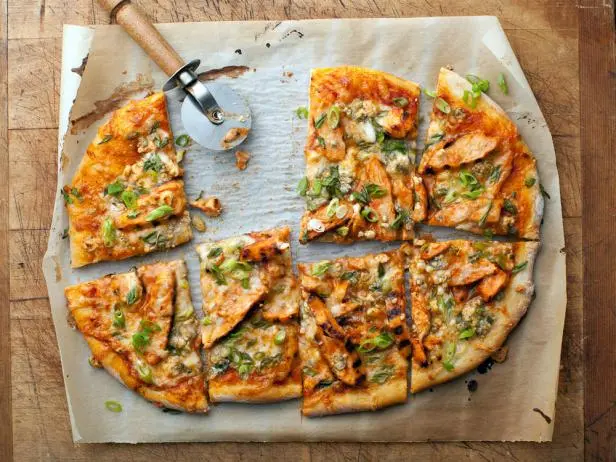 Wingless Buffalo Chicken Pizza Recipe | Rachael Ray - Food Network