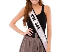 Contestant Alyssa Campanella as seen on Food Network's Rachael Vs. Guy: Celebrity Cook Off Season 1