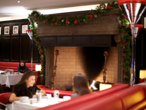 FN_GZ-Restaurant-Fireplace_s4x3