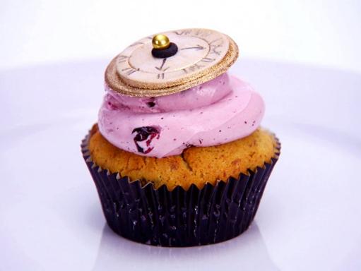 Absinthe, Almond, Black Currant and Cherry Cupcakes with