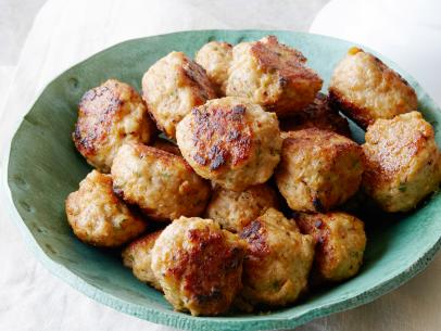 ZESTY CHICKEN MEATBALLS, Sunny Anderson, Cooking For Real/Hungry and Healthy,
Food Network, Ground Chicken, Garlic, Egg, Whole-Wheat Bread Crumbs, Worcestershire Sauce, Paprika, Onion Powder, Oregano Leaves, Thyme, Brown Sugar, Lemon, Unsalted
Butter, Olive Oil