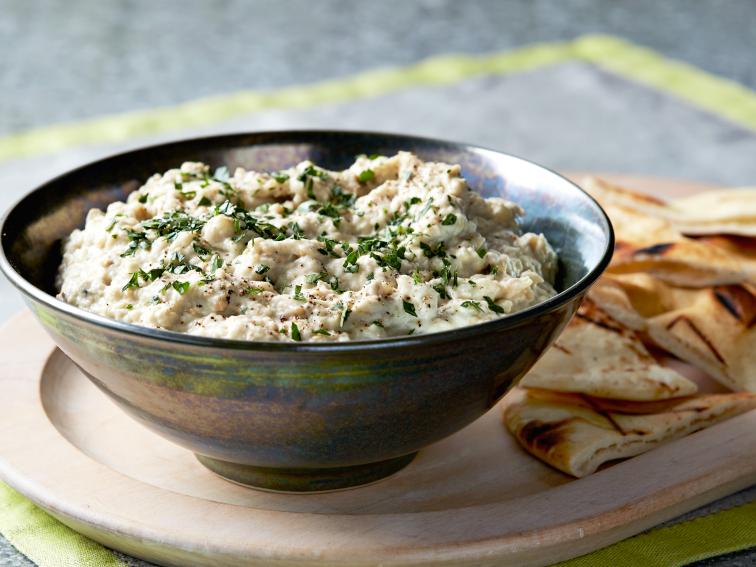 Middle Eastern Fire-Roasted Eggplant Dip: Babaganoush Recipe | Aarti ...