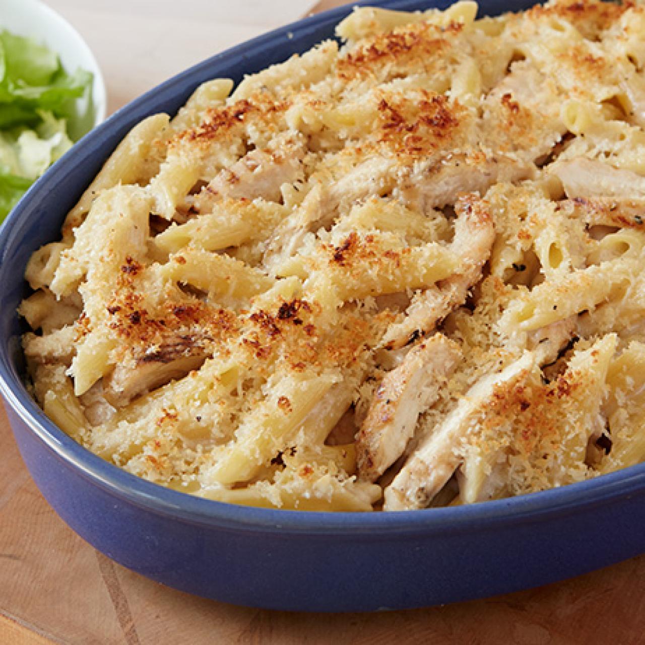 https://food.fnr.sndimg.com/content/dam/images/food/fullset/2011/2/9/0/CCWID120_Grilled-Chicken-Caesar-Mac_s4x3.jpg.rend.hgtvcom.1280.1280.suffix/1386715886069.jpeg