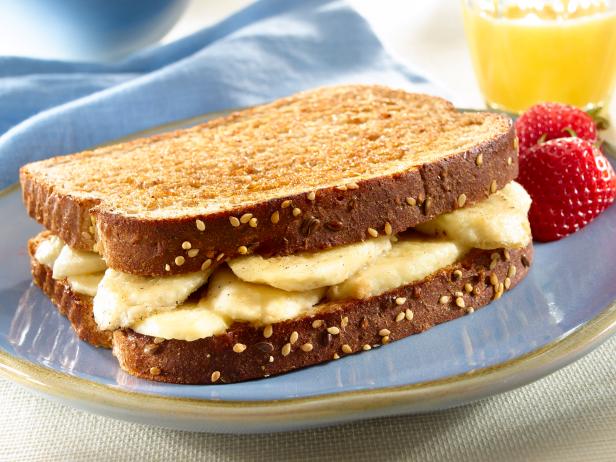 Banana Bliss Breakfast Sandwiches_image