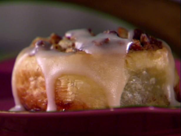 Sunny's Easy Glazed Cinnamon Buns