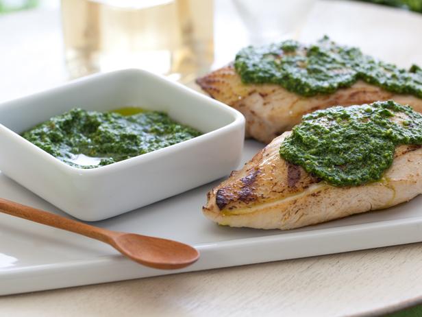 Grilled Chicken With Spinach and Pine Nut Pesto