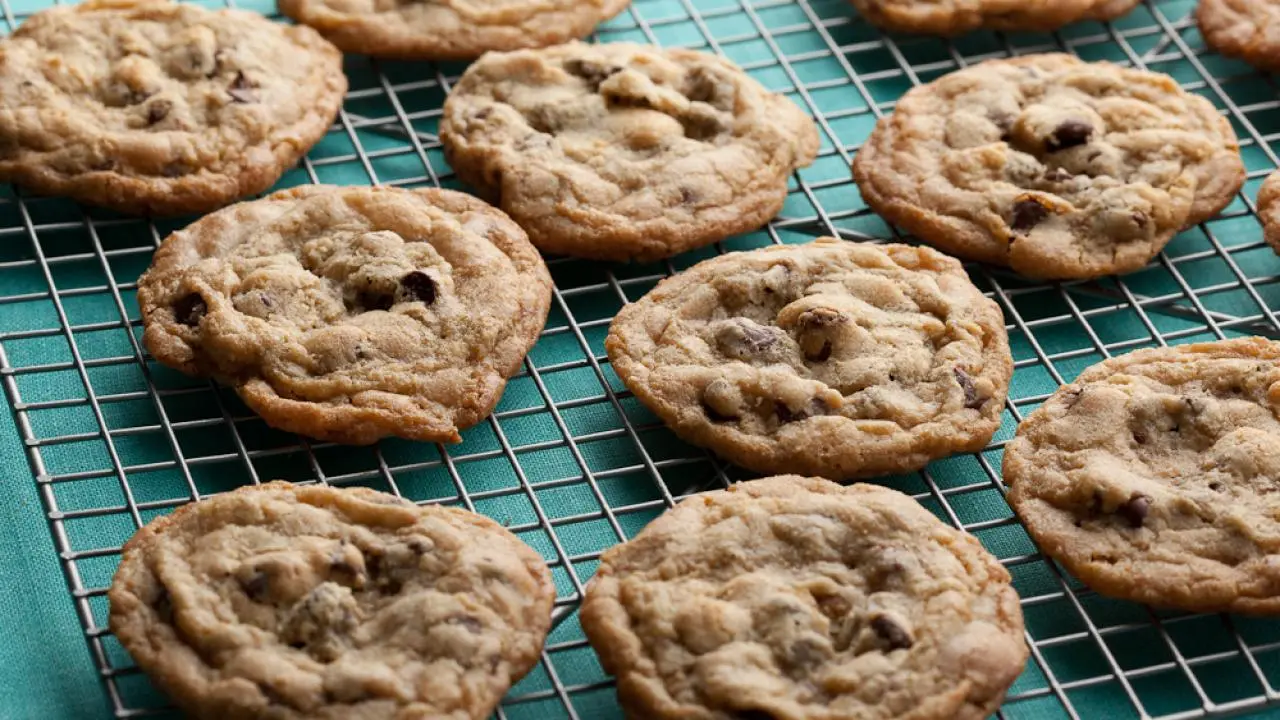 Chewy Chocolate Chip Cookies