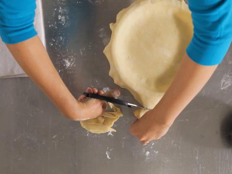 10 Ways to Crimp Pie Crust, Easy Baking Tips and Recipes: Cookies, Breads  & Pastries : Food Network