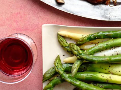 Asparagus With Garlic Dip
