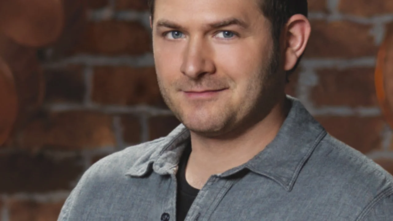 Justin Davis Bio | Food Network