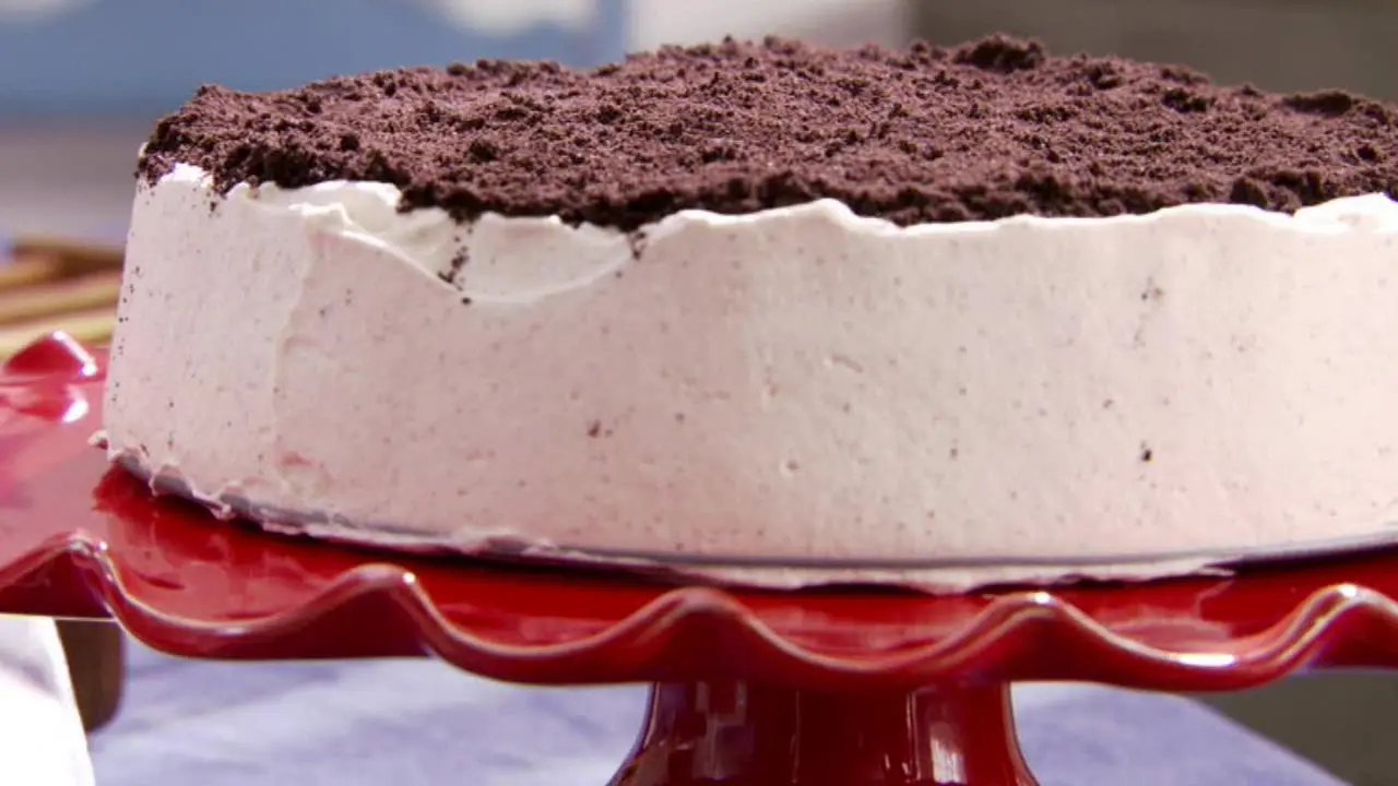 Cinnamon and Cream Cheese Icebox Cake Recipe | Claire Robinson