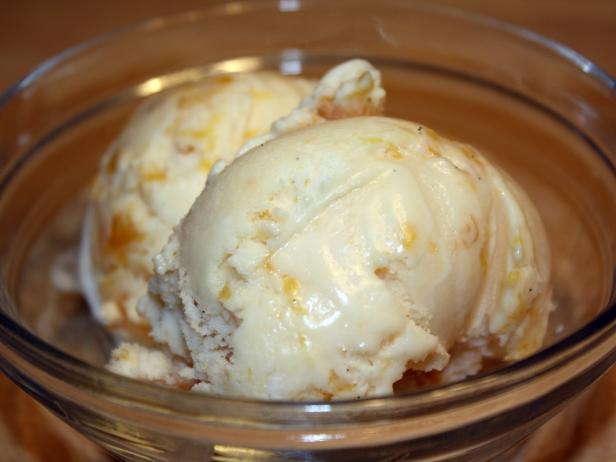Peaches and Cream Frozen Yogurt