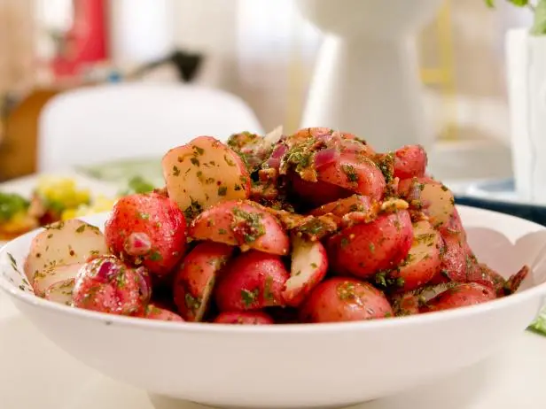 red potato salad with vinaigrette dressing Easy Roasted Red Potato Salad with Bacon
