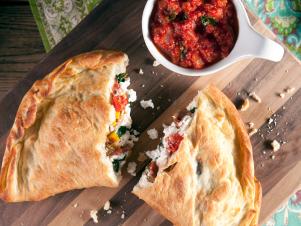 Cckel213_three Cheese Caprese Calzone_s4x3