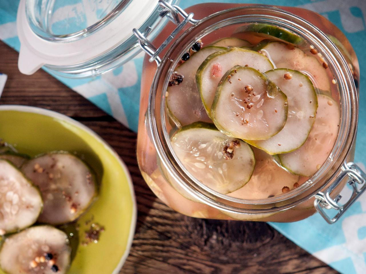 DIY Foodie Gift: 7 Easy Recipes for Pickled Veggies