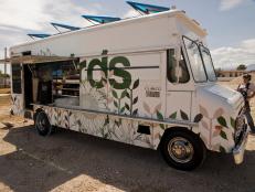 A self-proclaimed "veggie truck," Seabirds offers a rotating menu of organic and seasonal vegetarian dishes, like Cream of Broccoli Asparagus Soup and Mushroom-Spinach Mac and Cheese, to the Orange County area. Visit their companion brick-and-mortar spot, Seabirds Kitchen, in Costa Mesa, California.