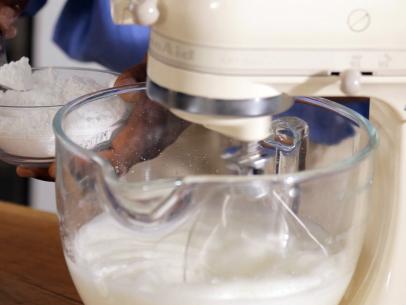 How to Use a Hand Mixer: A Step-by-Step Guide