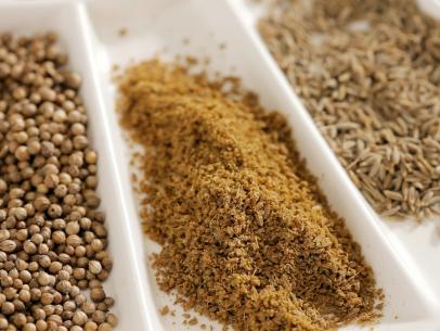 best way to grind whole spices