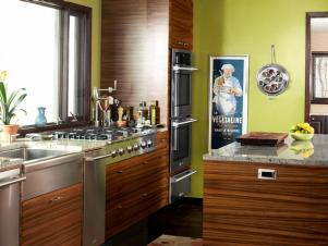 FNM-110109_Michael-Symon-kitchen_s4x3