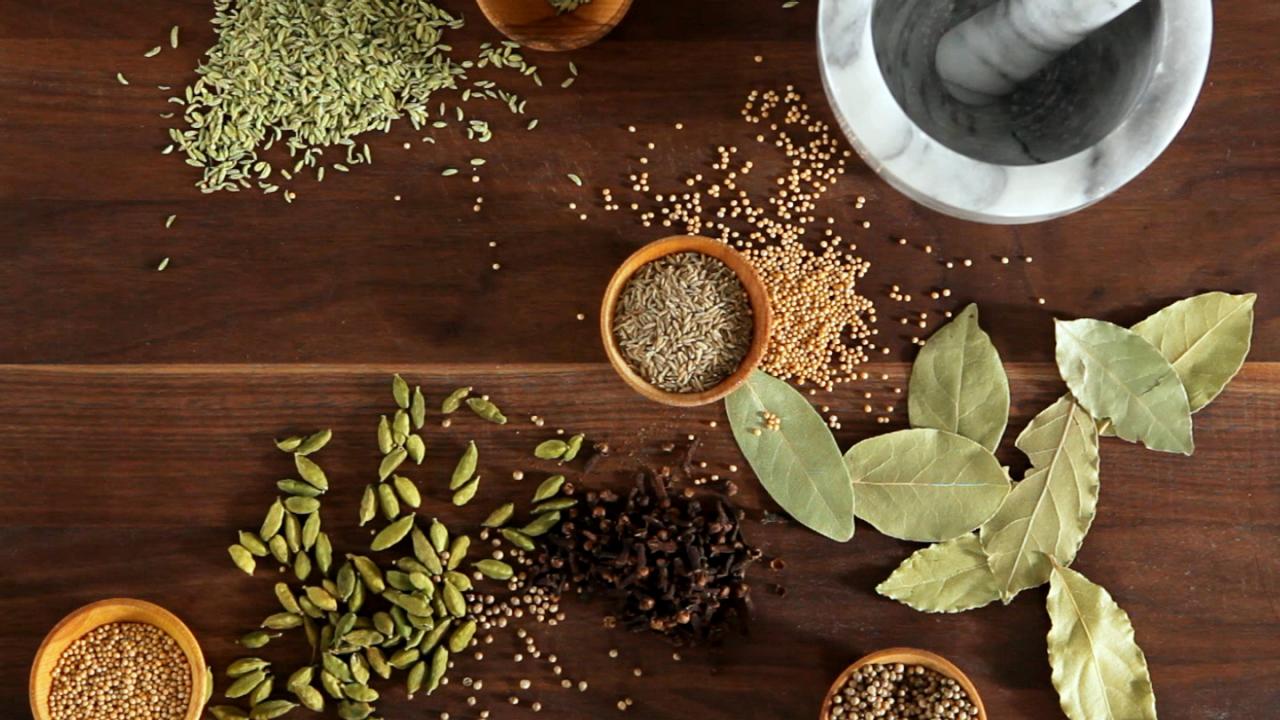 12 Healthy Spices and Herbs for Cooking