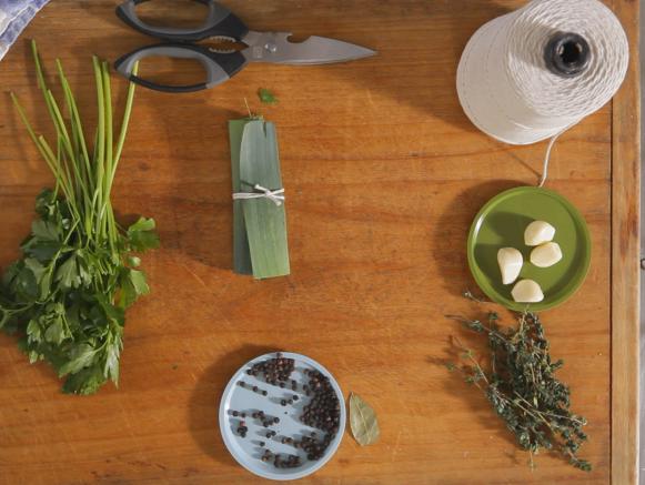 How to Make a Bouquet Garni: A Step-by-Step Guide
