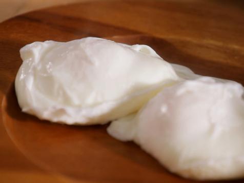 How to Poach Eggs: A Step-by-Step Guide