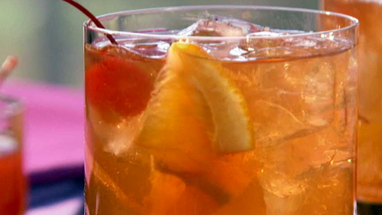 Smooth Old-Fashioned Cocktail