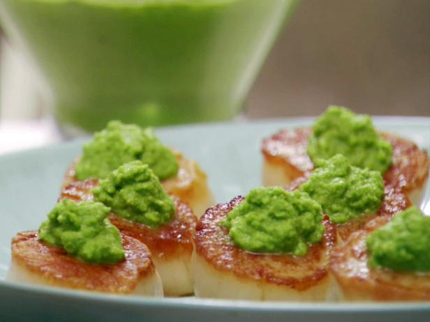 Scallops with Mint Chutney