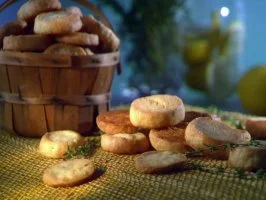 Goat Cheese and Thyme Crackers