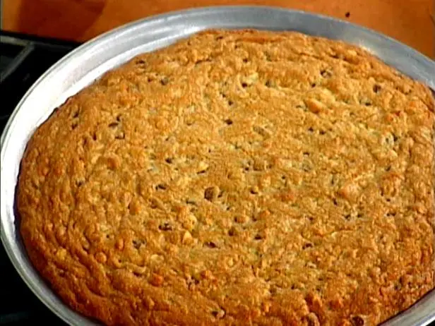 Giant Chocolate Chip Cookie Cake Recipe - Food Network