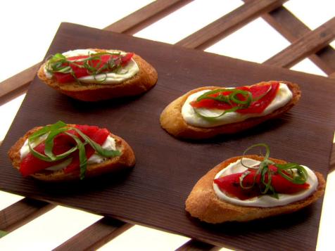 Mock Mascarpone Crostini
