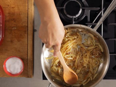 How to Caramelize Onions: A Step-by-Step Guide