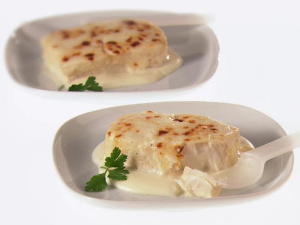 Broiled Halibut with Bechamel Sauce_image