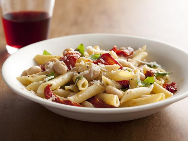 Penne with Roasted Tomatoes, Garlic and White Beans