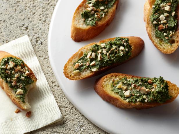 Spinach Almond Crostini image