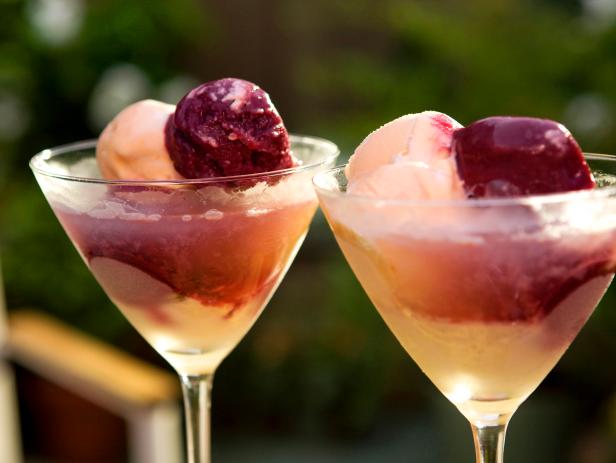 Peach and Vanilla Gelato and Raspberry Sorbetto Cocktail_image