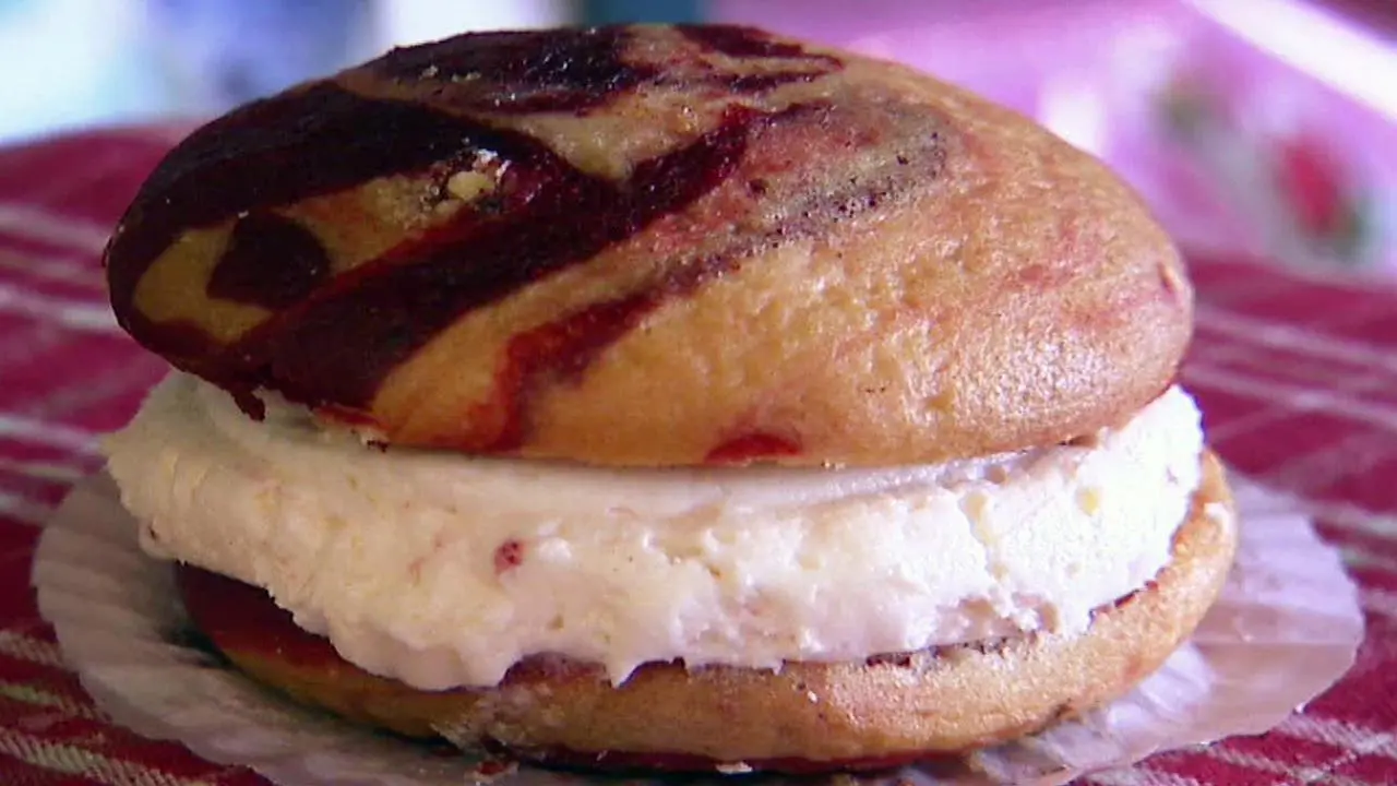Peppermint Whoopie Pies