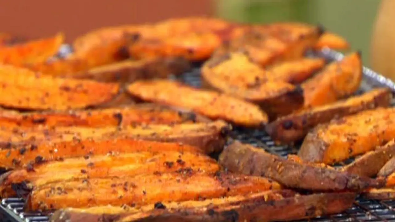 Smoked Paprika Potato Wedges