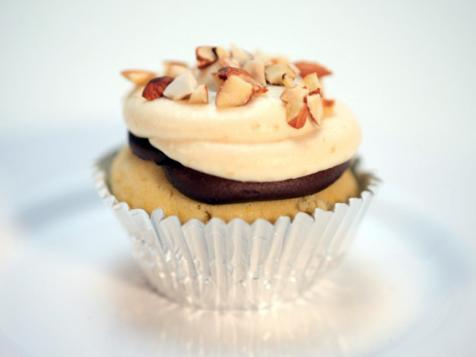 Cannoli Cupcakes