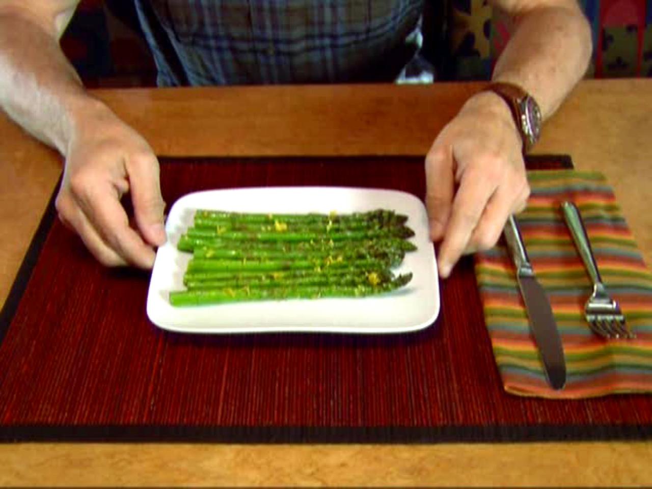 https://food.fnr.sndimg.com/content/dam/images/food/fullset/2011/8/4/1/EA1405_roasted-asparagus_s4x3.jpg.rend.hgtvcom.1280.960.suffix/1371600140057.jpeg