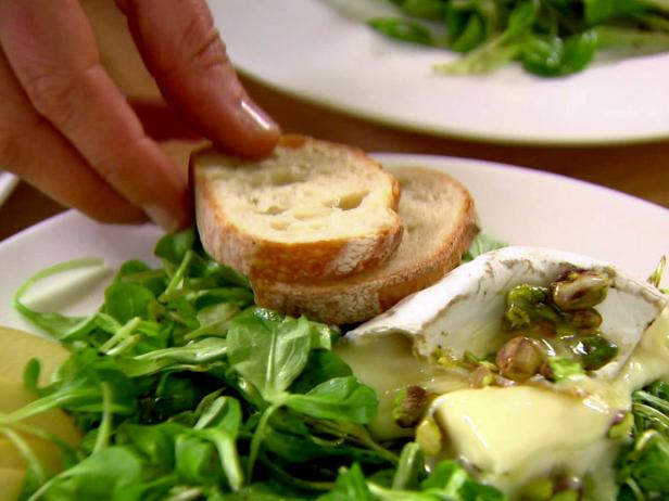 Mache with Warm Brie and Apples