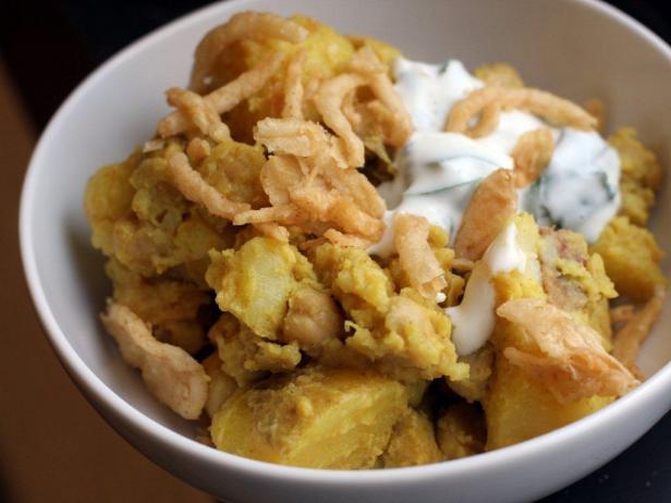 curried potatoes and chickpeas