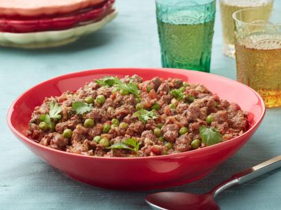 Aarti Sequeira's Kheema: Indian Ground Beef with Peas for the Eating Like A Kid episode of Aarti Party, as seen on Food Network.