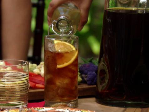 Kuwaity Iced Tea: Cinnamon-Orange Sweet Tea with Mint Syrup