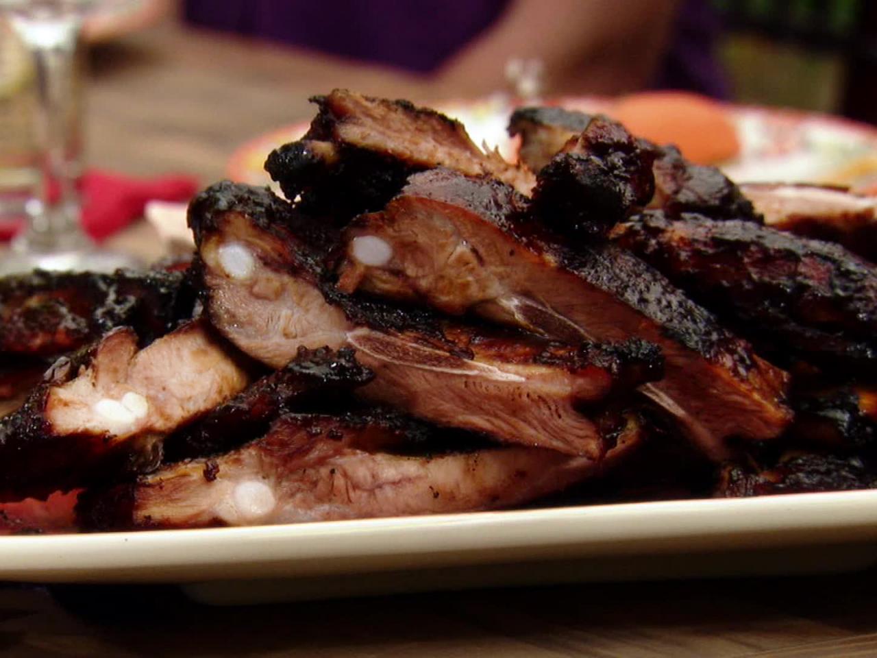 https://food.fnr.sndimg.com/content/dam/images/food/fullset/2011/9/7/0/ZA0302H_sweet-temptation-ribs-tamarind-glazed-spare-ribs_s4x3.jpg.rend.hgtvcom.1280.960.suffix/1371599826933.jpeg